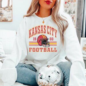 Kansas City Chiefs Retro Football Crewneck Sweatshirt Game Day Fan Cozy Look 17